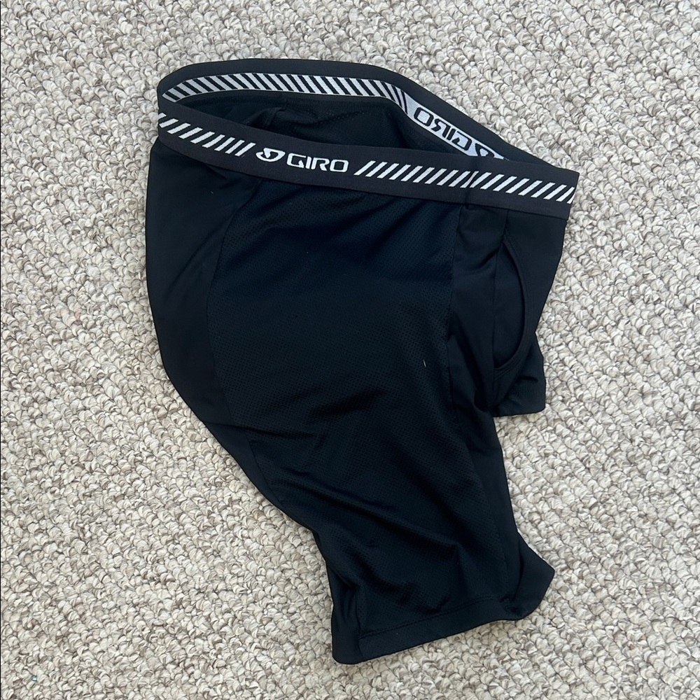 Giro Black Cycling Shorts with Logo Waistband
